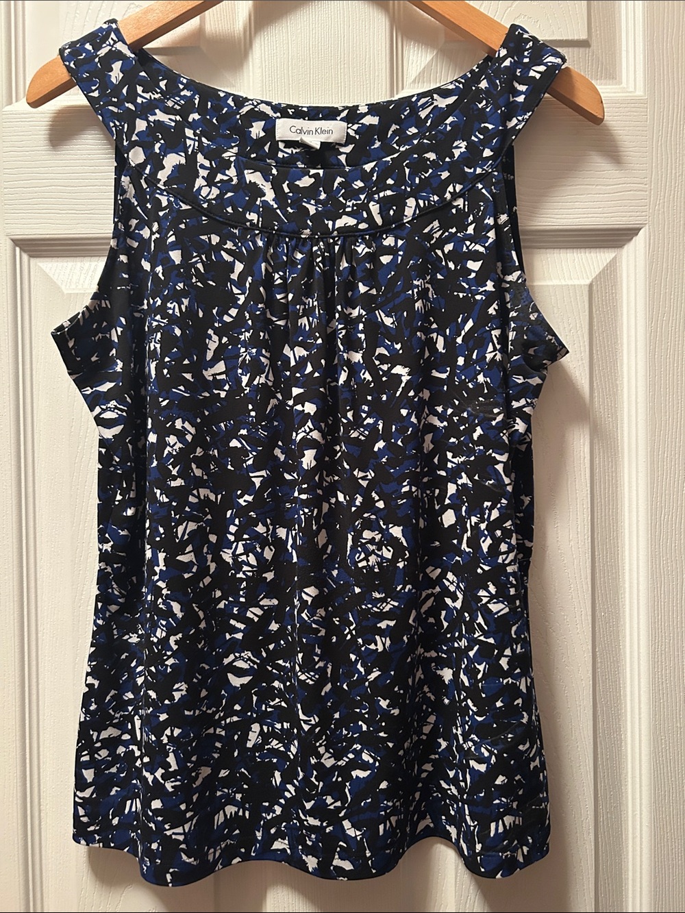 Calvin Klein Navy Blue and White Abstract Print Tank Size M